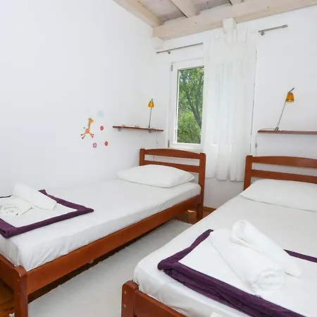 Apartment Spacious Lucia *