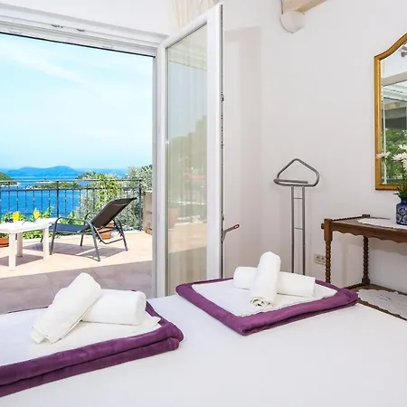 Apartment Spacious Lucia *