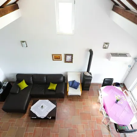 Spacious Lucia *
