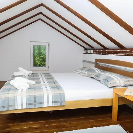 Spacious Lucia Appartement Prožura