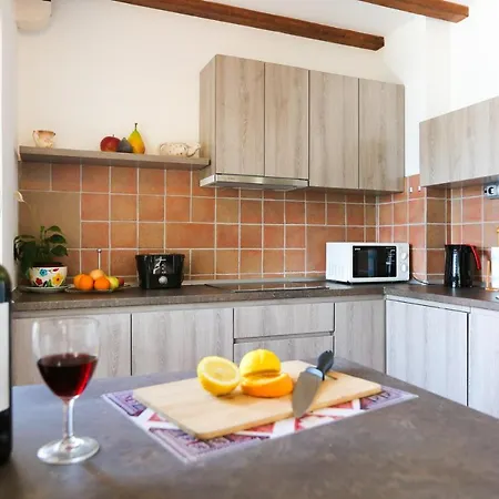 Spacious Lucia Apartment *