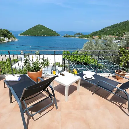 Spacious Lucia Apartment *