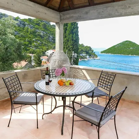 Spacious Lucia * Prožura