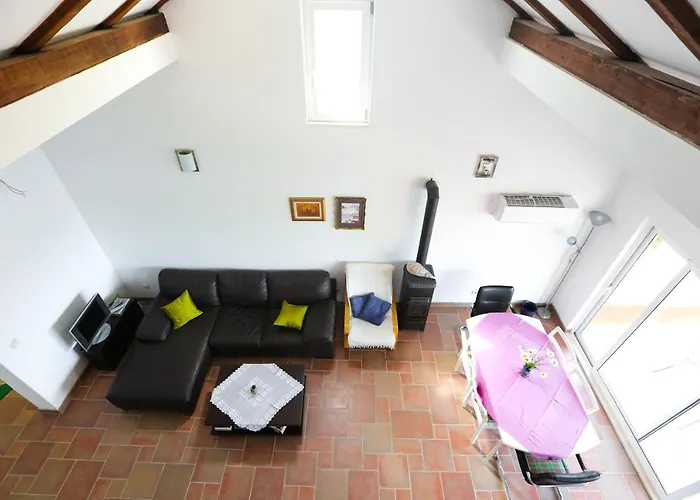 Spacious Lucia *