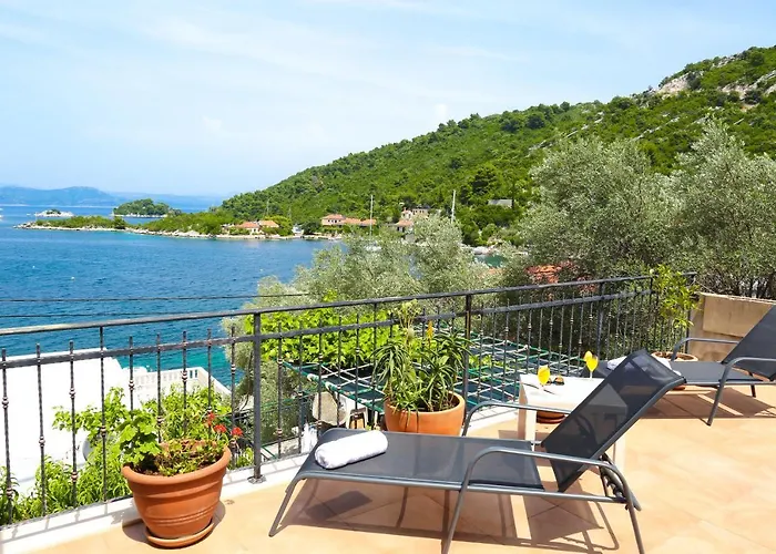 Apartment Spacious Lucia *